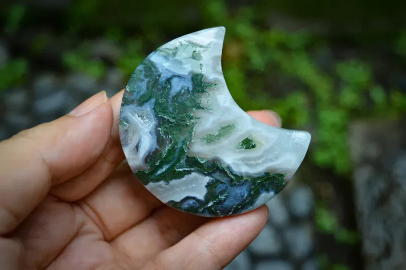 Moss Agate Moon Meaning: Abundance, Renewal & Nature Magic