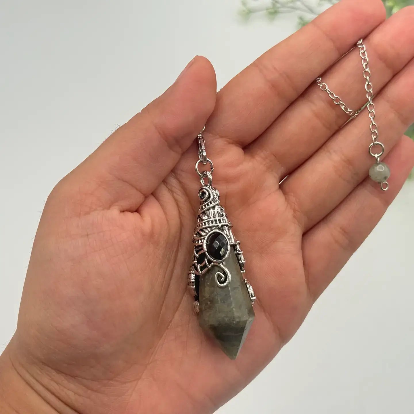 Gemstone Pendulum  12 Faceted Antique Silver : Red Jasper