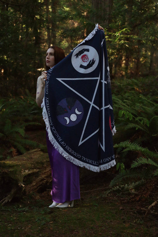 The Goddess Traveling Spell Space: Hekate